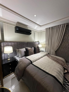 Designer Apartment- Self Check-in -Eiffle view- Bahria Town